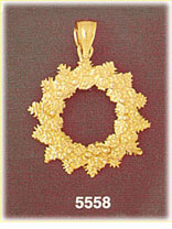 14K Gold Christmas Wreath Pendant