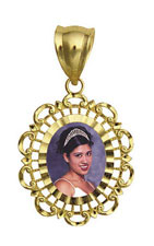 14K Gold Small Oval w/Decorative Frame Photo Pendant