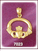 14Kt Gold Oval Irish Claddagh Pendant
