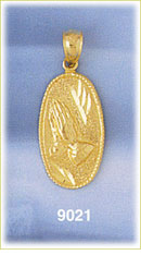14K Gold Praying Hands In Oval Medallion w/Diamond Cut Detailing