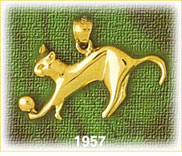 14K Gold Polished Cat Playing w/Ball Charm