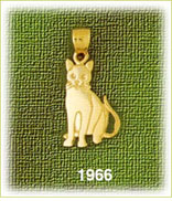 14K Gold Cat Sitting Charm