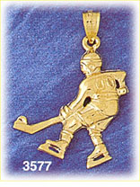 14K Gold Hockey Player W/Puck Charm